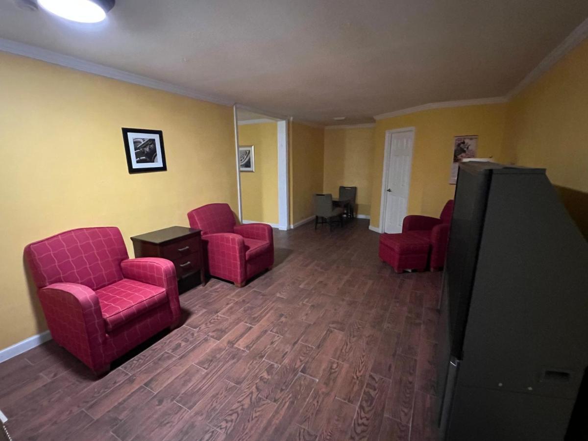 Dragon Inn & Suites Fayette Экстерьер фото